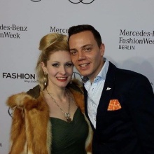 Mit der deutschen Burlesque Königin Marlene von Steenvag auf der Fahsion Week Berlin
